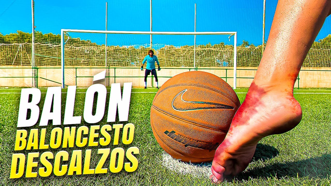 🦶🏻 DESCALZOS vs BALÓN de BALONCESTO 🏀 ¡Retos de Fútbol! 