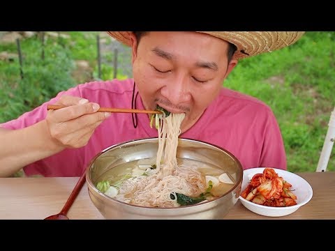 Mul naengmyeon(<strong>Cold</strong> buckwheat noodles) mukbang eating <strong>show</strong>