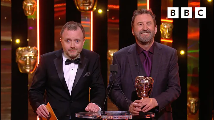 Lee Mack and Chris McCausland make the funniest pr...