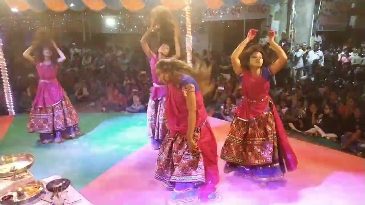 મેલડીના ડાકલે ભુવા ધૂણે... આવો રાસ ક્યારેય નહીં જોયો હોય અદભુત...