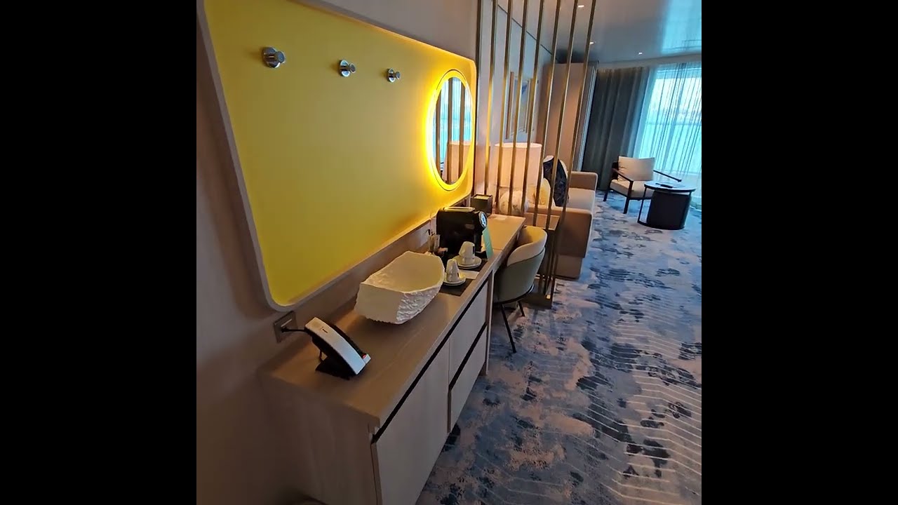 Sunset Corner Suite (Icon of the Seas)