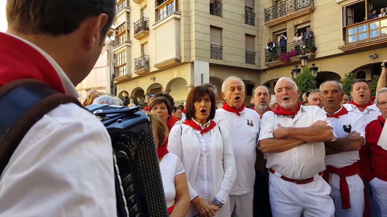 ¡¡ Viva San Cosme y San Damián !!
Cantan los Auroros...