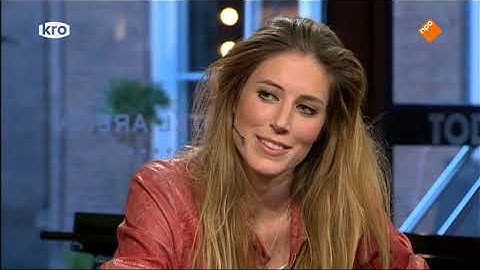 Iris Hond bezoekt Auschwitz