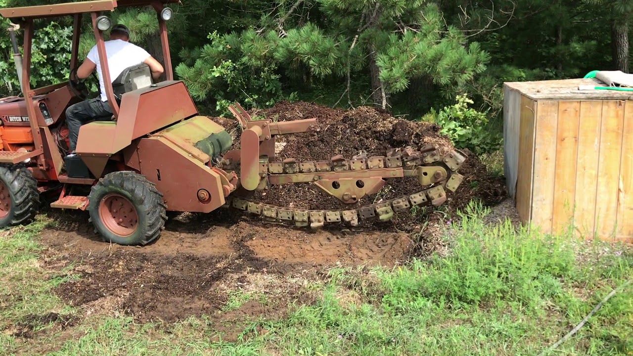 Ditch witch R30 podlaczenie wody - YouTube