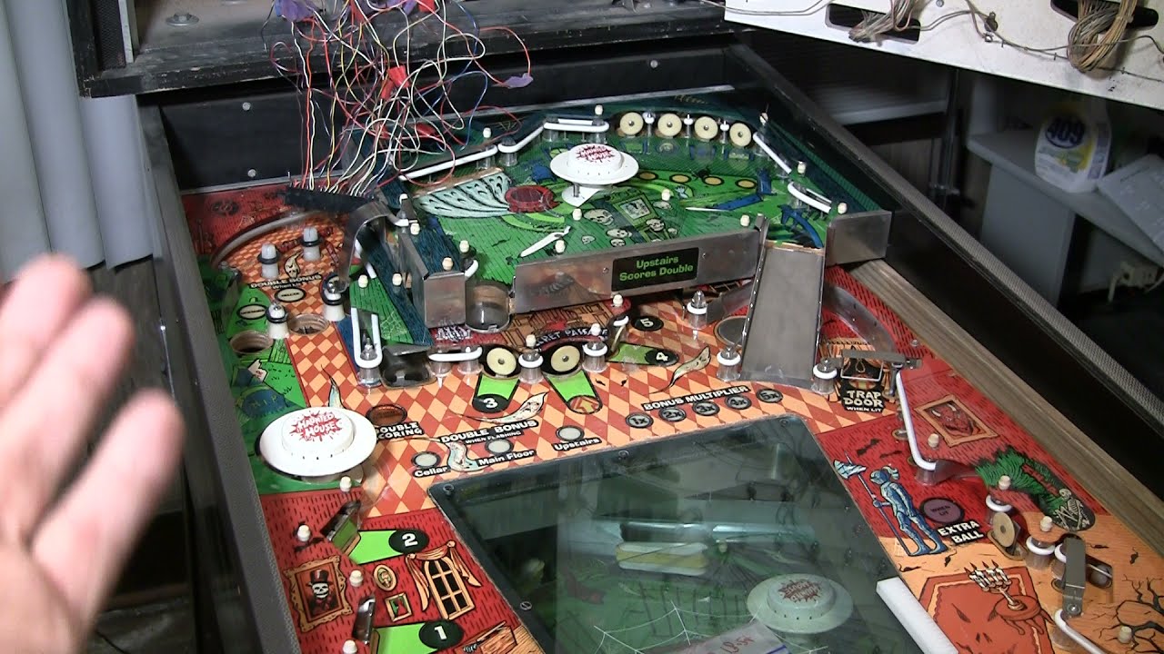 Gottlieb Haunted House Pinball - Part 5 - How To Check Connector Wiring - PinballHelp.com