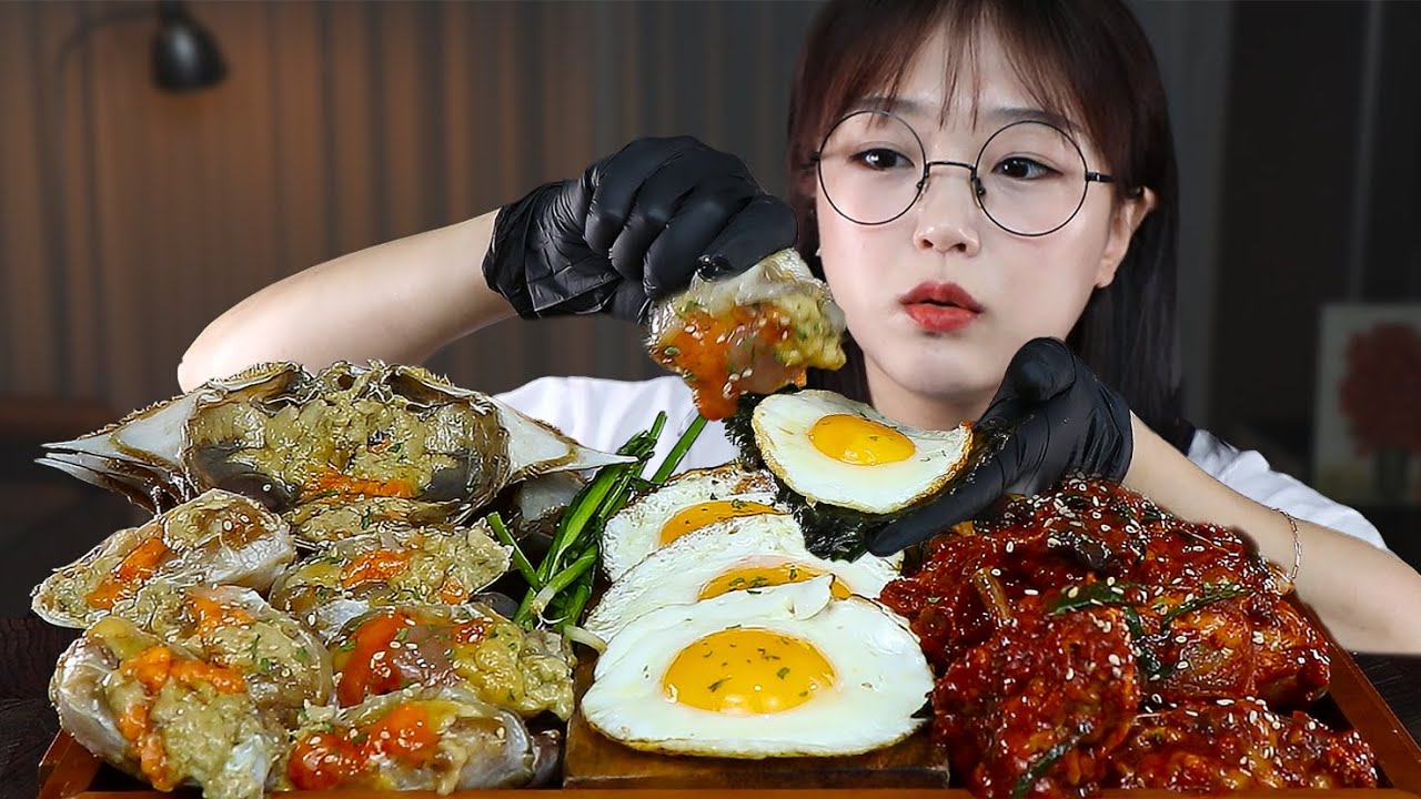 АСМР ЕДА Краб, маринованный в соевом соусе🦀🍳 | MUKBANG