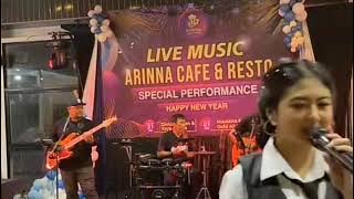 OCHI ALVIRA MENYANYIKAN LAGU NEMEN DI MADURA