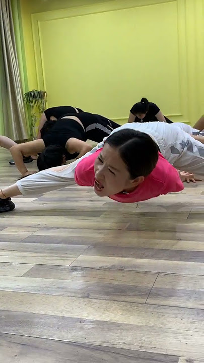 Latihan pendinginan juga menyenangkan, pelatih Tiongkok fleksibel! #diet #dance
