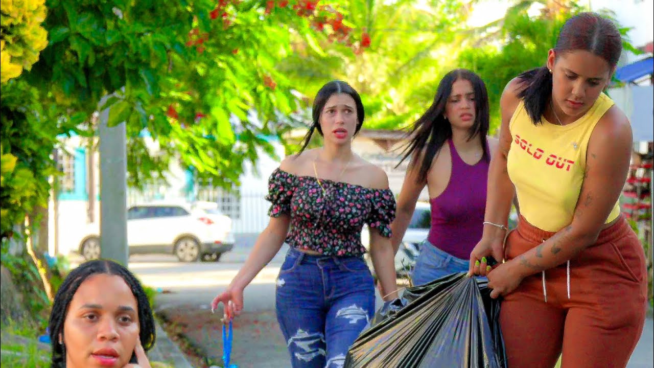 Vecina le tira la basura al frente de la casa a su vecina 🤬🗑️ #historia ...