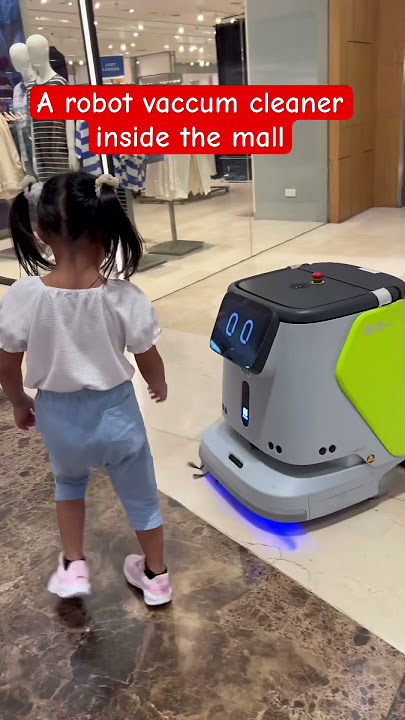 Cool! A cleaning robot. #amazing  #robot #funnyvideo  #vaccum #electronic #fun #funnyshorts