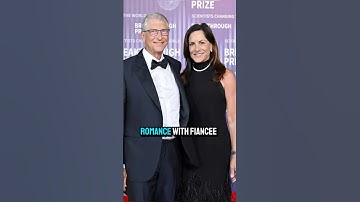 బిల్ గేట్స్ తన కొత్త స్నేహితురాలు పౌలా హర్డ్ తో ప్రేమాయణం పంచుకున్నారు.