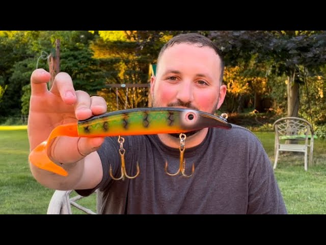 Fat AZ Raptor 8Musky Glide Bait Emerald ShadThe Stinger glide bait is one  of the newest baits Fat A.Z. Musky Products is making. We set out to build  a glider that is