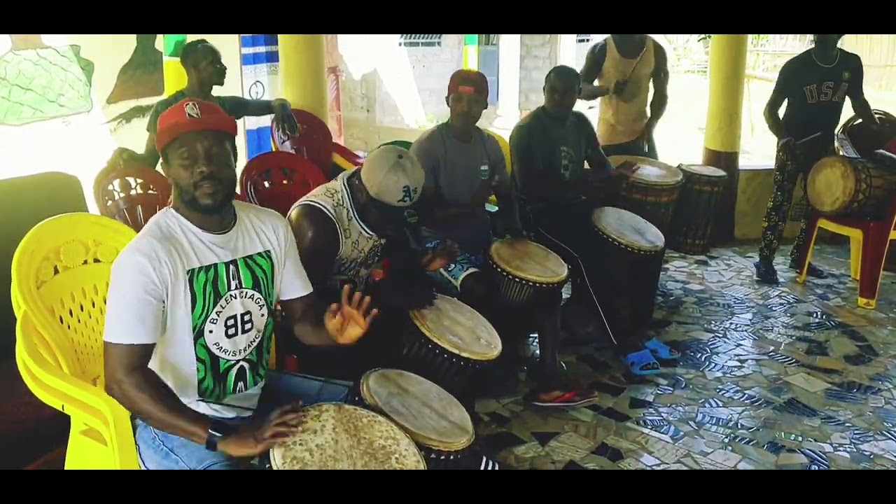 Camara Percussion /  Stage Mouminatou