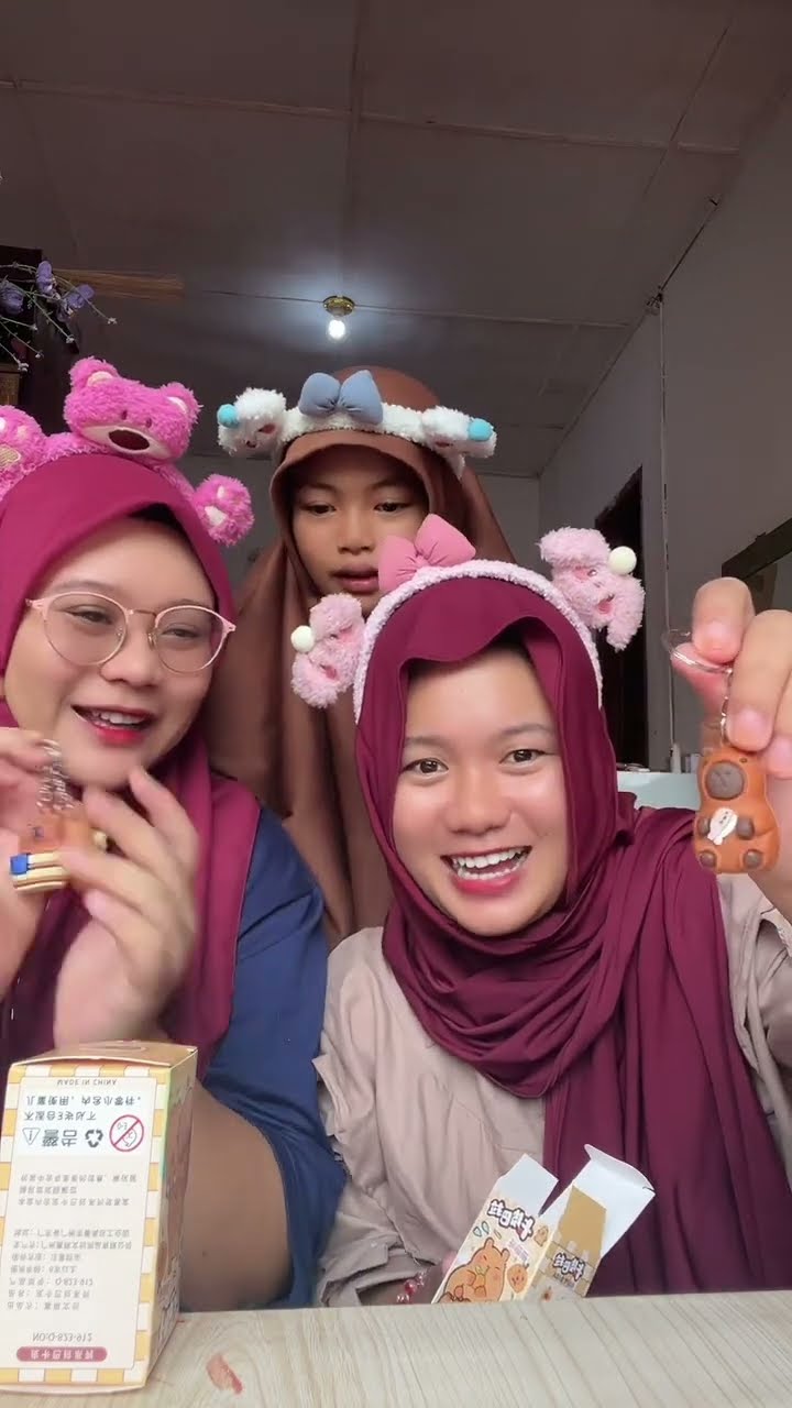 DINDA BUKA BLINDBOX CAPYBARA
