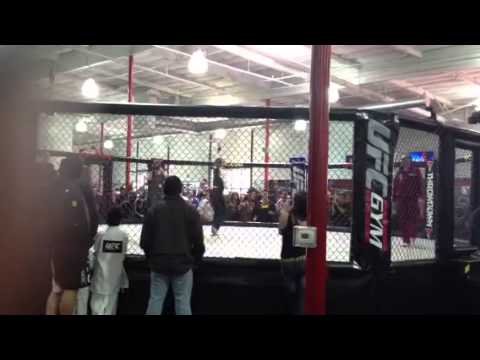Ronda Rousey Warming Up at the UFC 157 Open Workouts in Torrance, California