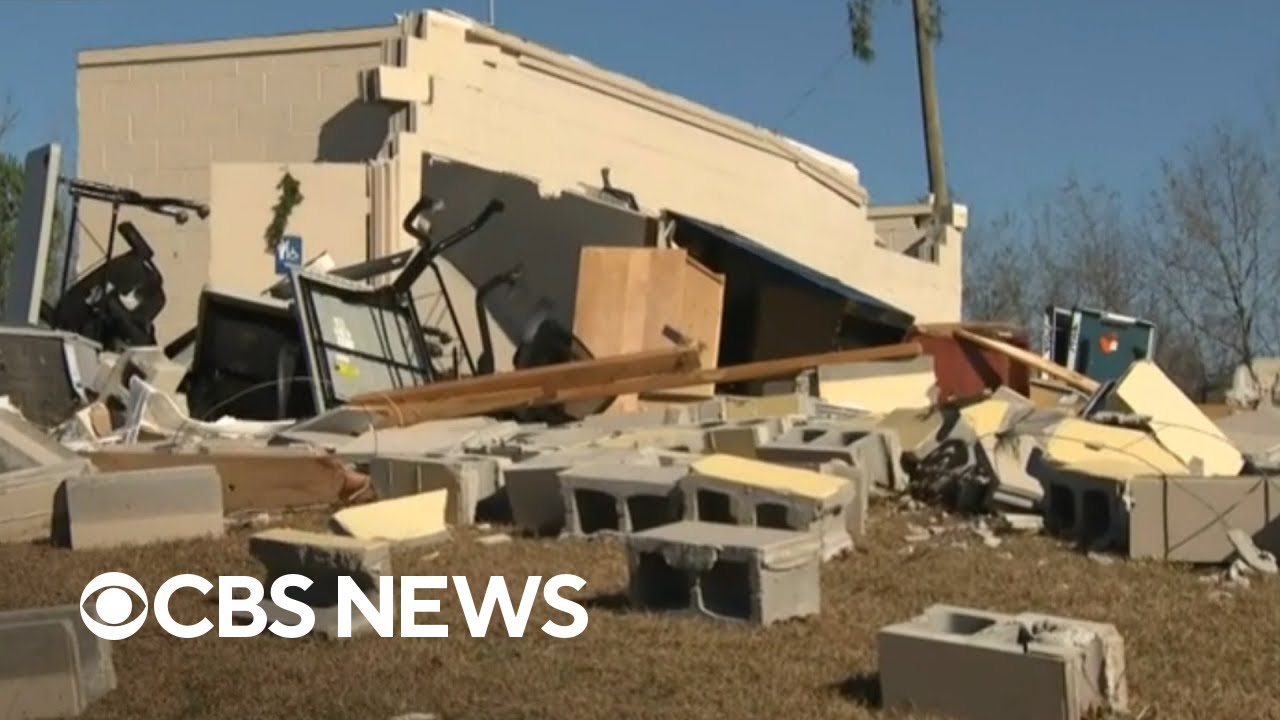 At least 2 killed after powerful storms hit South - YouTube