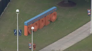 Air 11: RodeoHouston signs going up at NRG