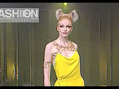 LOUIS VUITTON Fall 2000/2001 Paris - Fashion Channel 