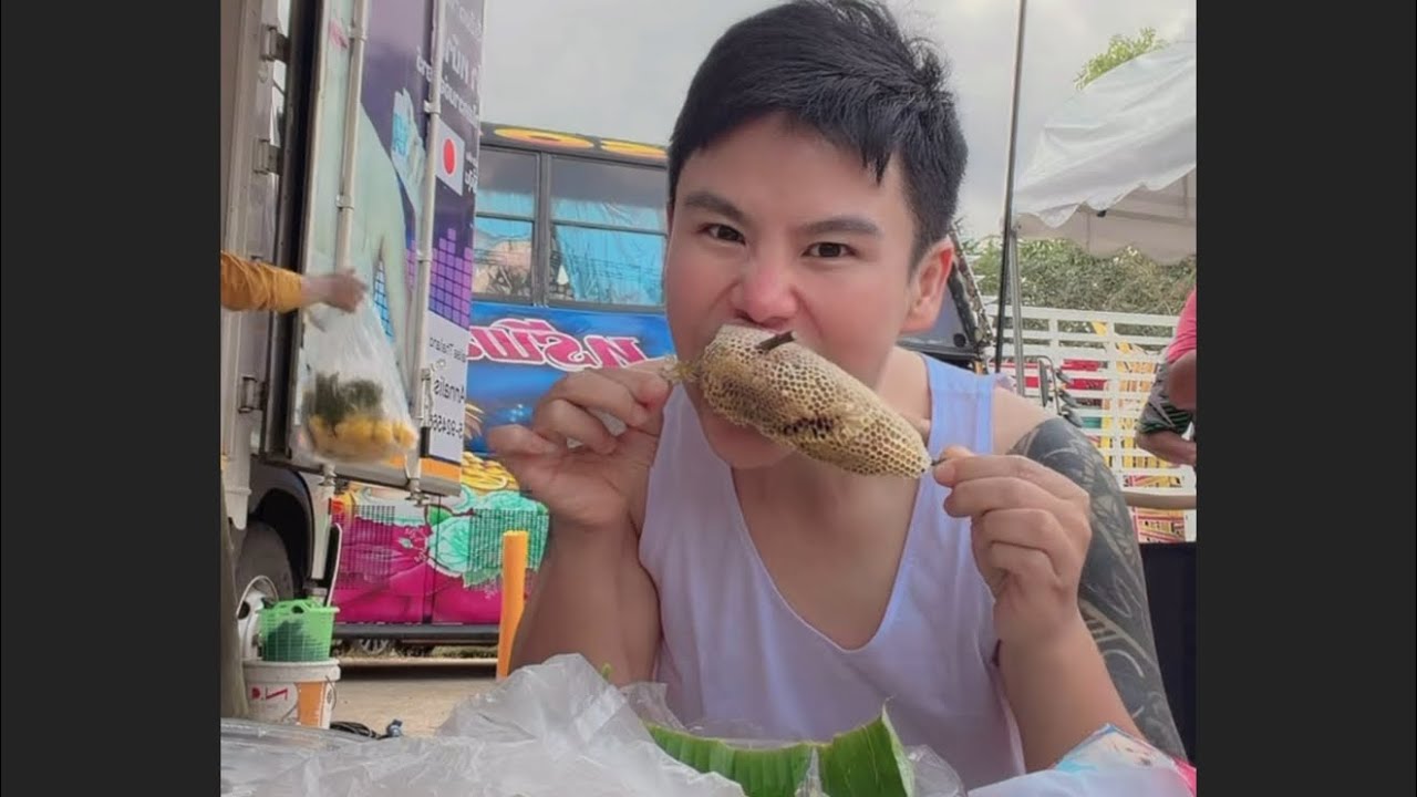 ตุ๊กติ๊กน้อยกินฮังมิ้มหลังเวที