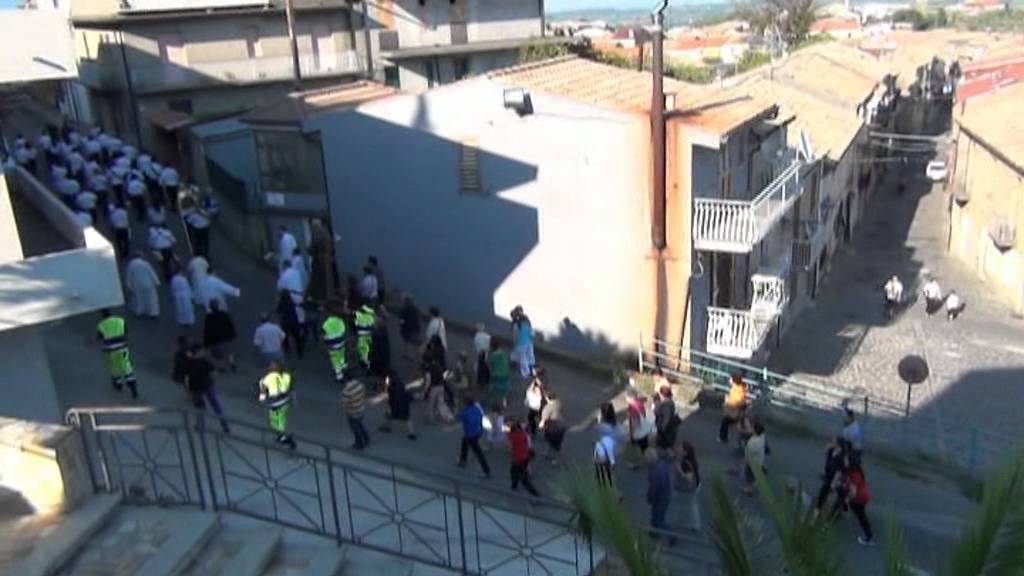 Girifalco 17 giugno 2012- Processione di Santo Padre Pio.mpg