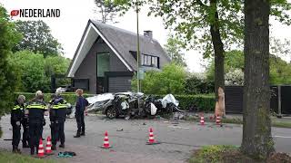 One dead after serious crash into tree in Hellendoorn