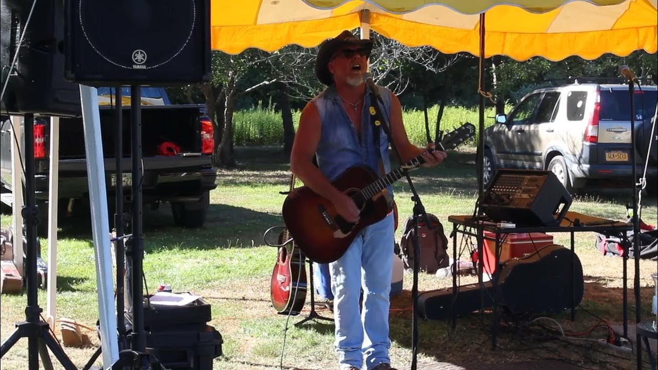 Cody Jinks Last Call For The Blues Tim Ruffo performing "Last Call for the Blues" by Cody Jinks - YouTube