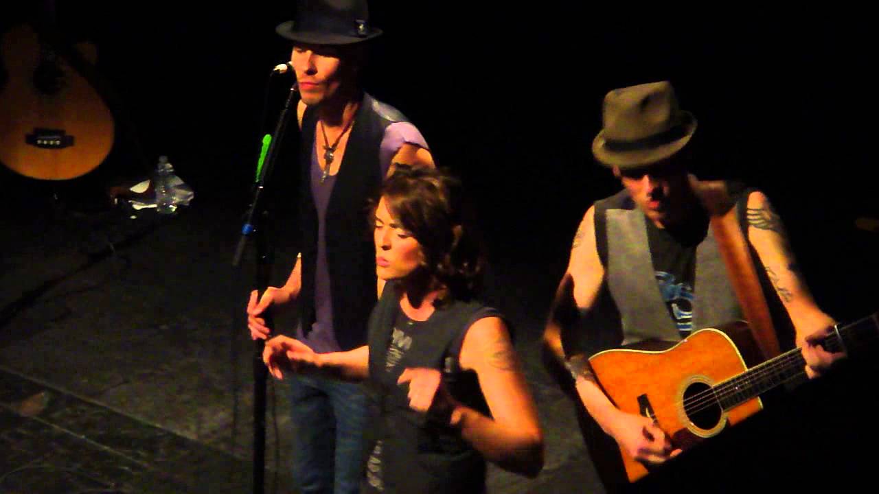 Brandi Carlile "What Can I Say" (live and unplugged) HOB New Orleans