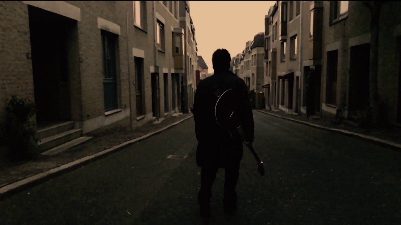 Danny Hewitt - Close to me