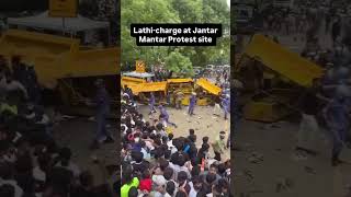 🚨 Delhi Police & RAF Carry Out Lathi Charge | Exclusive Ground Report