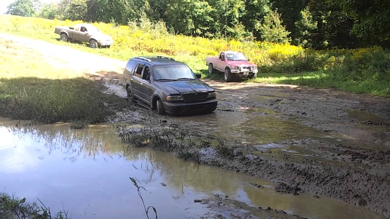 Navigator off roading - YouTube