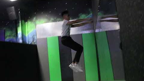 Super Trampoline Tutorial- How To Wall-Run