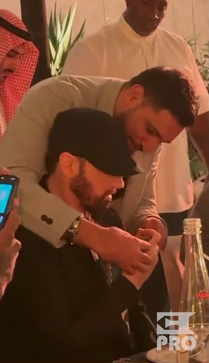 Amir Khan Gifts #Eminem an Expensive watch. Eminem Looks a Bit Confused (Riyadh, Saudi Arabia)