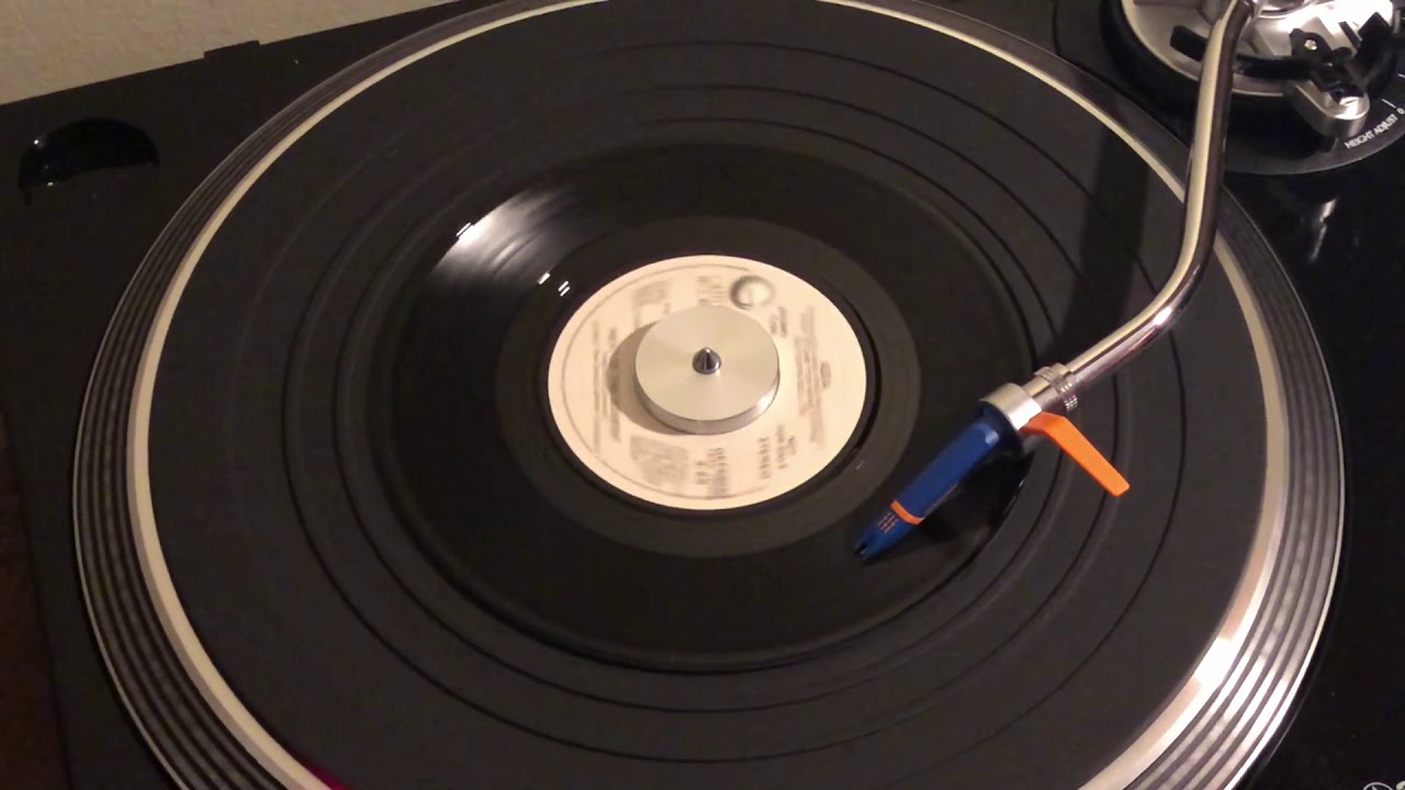 Asia - Heat Of The Moment [45 RPM] - YouTube
