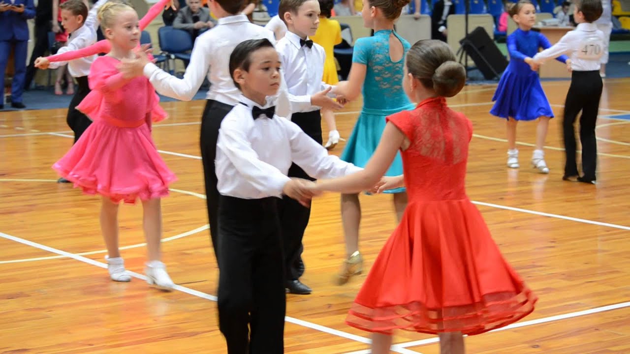 Бальные танцы, выступление в Черкассах - YouTube