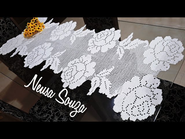 Table Runner with 8 Roses, Model 2 - Video 4/7 - YouTube