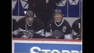 Jari Kurri's goal against Red Wings, Gretzky's amazing assist, december 1993