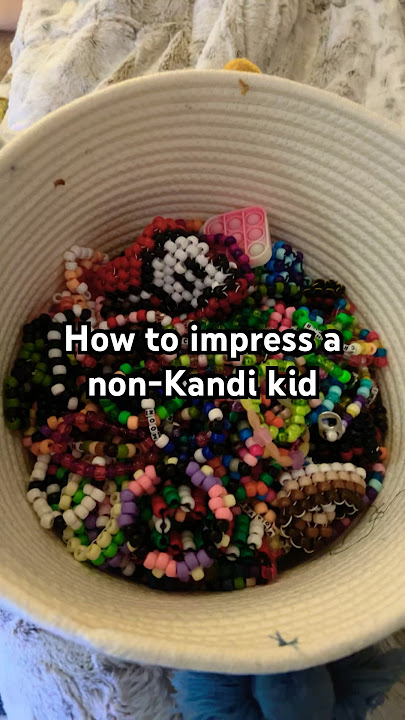 How to impress a non-Kandi kid #plur #kandi #kandikid #kandicuff