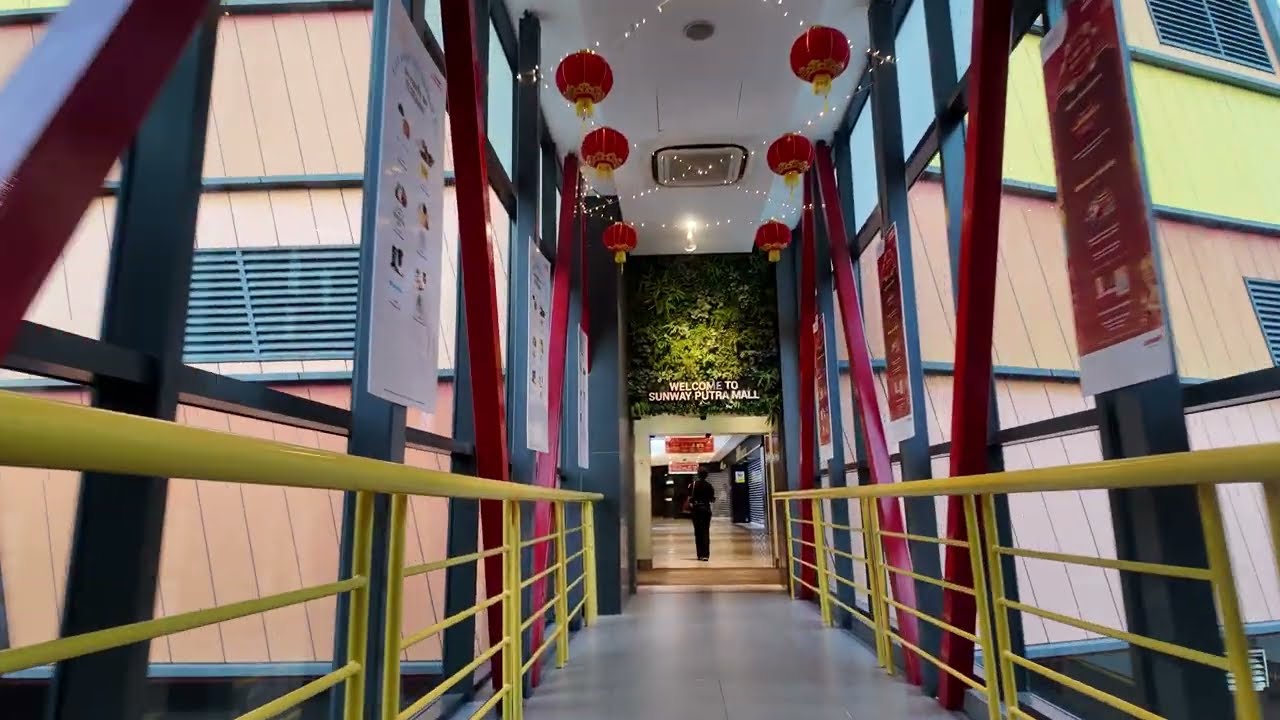 Торговый центр Sunway Putra от LRT PWTC