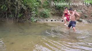 Primitive Technology - Hunting Catch Big Carp - Large carp found in the river