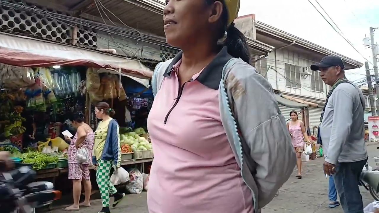 NAG SHARE TAYO NG PAGKAIN SA KAPWA  SHARE THE BLESSING      