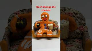 Gingerbread man atacked by Cookie Monster in Psycho movie gingy cookiemonster stopmotion psycho