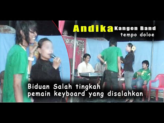 Babang Tamvan Andika kangen band in the past duet with mpok mpok. class=