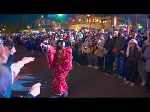 【USJ】超リアル！日本人形ゾンビのado 唱ダンス