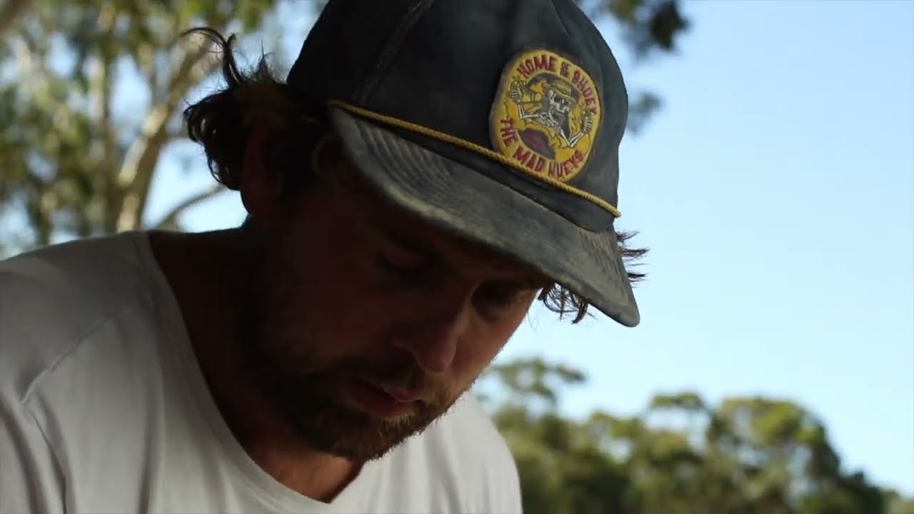 Restoring Catamaran Beams/ Sanding Bilges- SAILING MALOLO EP 3