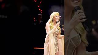 Derya Uluğ - Yabani̇ (Canli) Resimi