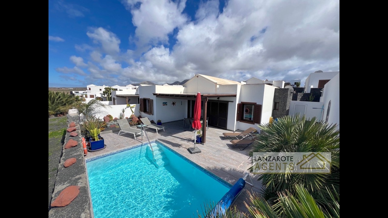 Superb 3 Bedroom Villa with Private Pool and Views of the Sea and the Marina of Playa Blanca