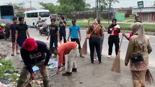 Day 33 Kkn Tobekgodang 2022 Kegiatan Membersihkan Sampah Di Jl Sm Amin 