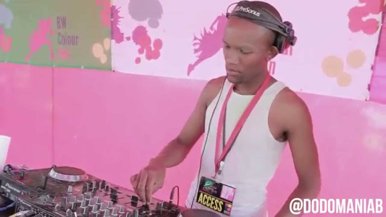 FME DJs (DeeBond) Performing At The Botswana Colour Run