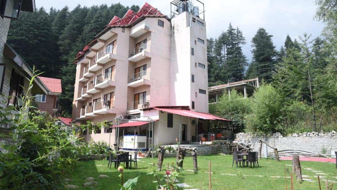 Hotel Ambika Residency Manali, Manāli, India