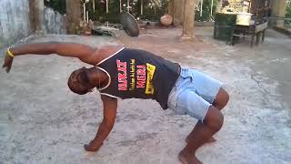 Capoera macaco kick